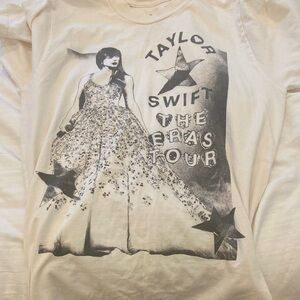 Women's Cream Graphic Tour T-Shirt